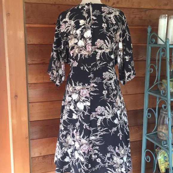 Flynn & Rose Floral Dress - Picture 4 of 7